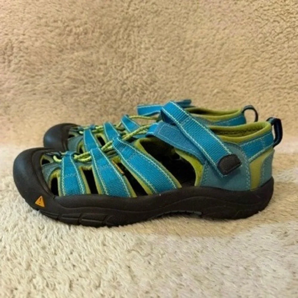 KEEN Newport H2 Sandals Shoes Kids Boys Size 6Y Blue Waterproof Outdoor EUC